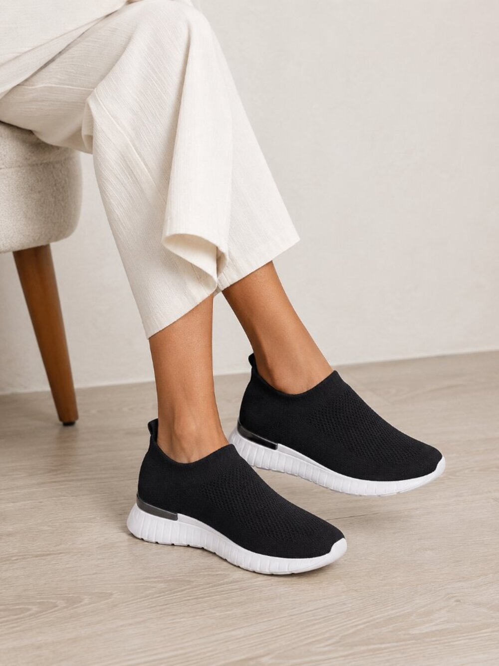 ILSE JACOBSEN Tulip 4070 Pull on Sneakers Black Comfort Travel Shoes Womens 7.5